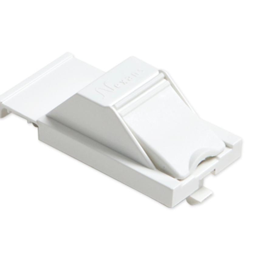 LANmark UK Style Angled 25 x 50 Module 1 Snap-In White